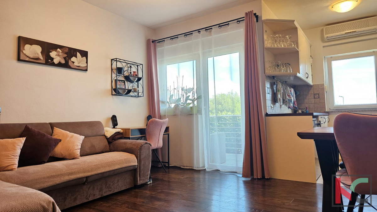 Rovign, appartamento al piano rialzato 2SS+DB, garage, ripostiglio e posto auto #vendita