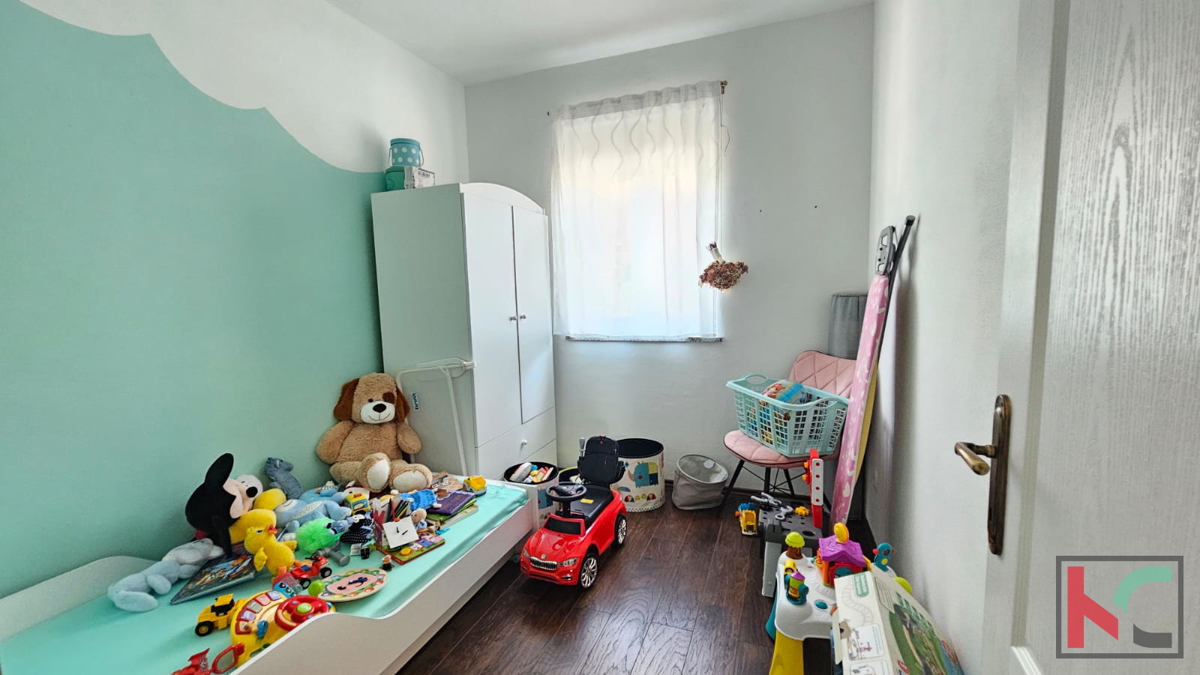 Rovign, appartamento al piano rialzato 2SS+DB, garage, ripostiglio e posto auto #vendita