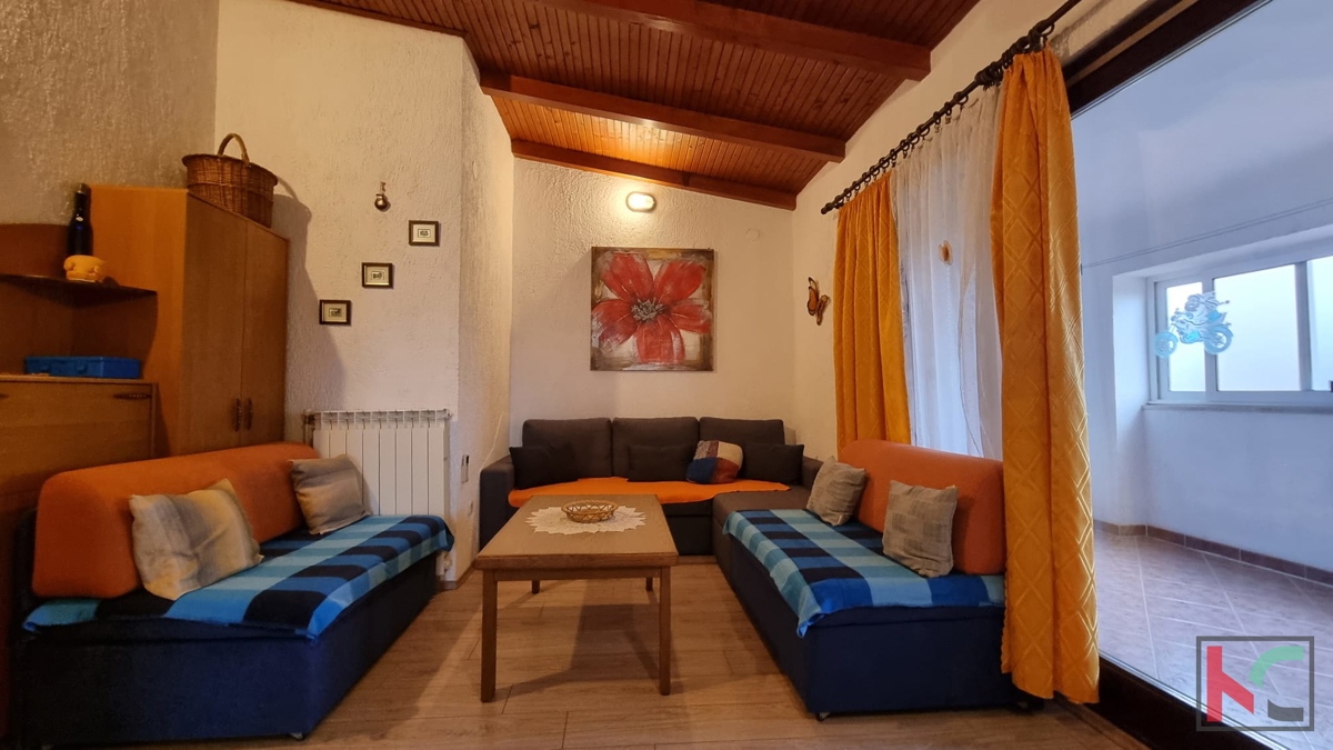 Pola, Veli vrh, casa bifamiliare con piscina e giardino, # in vendita