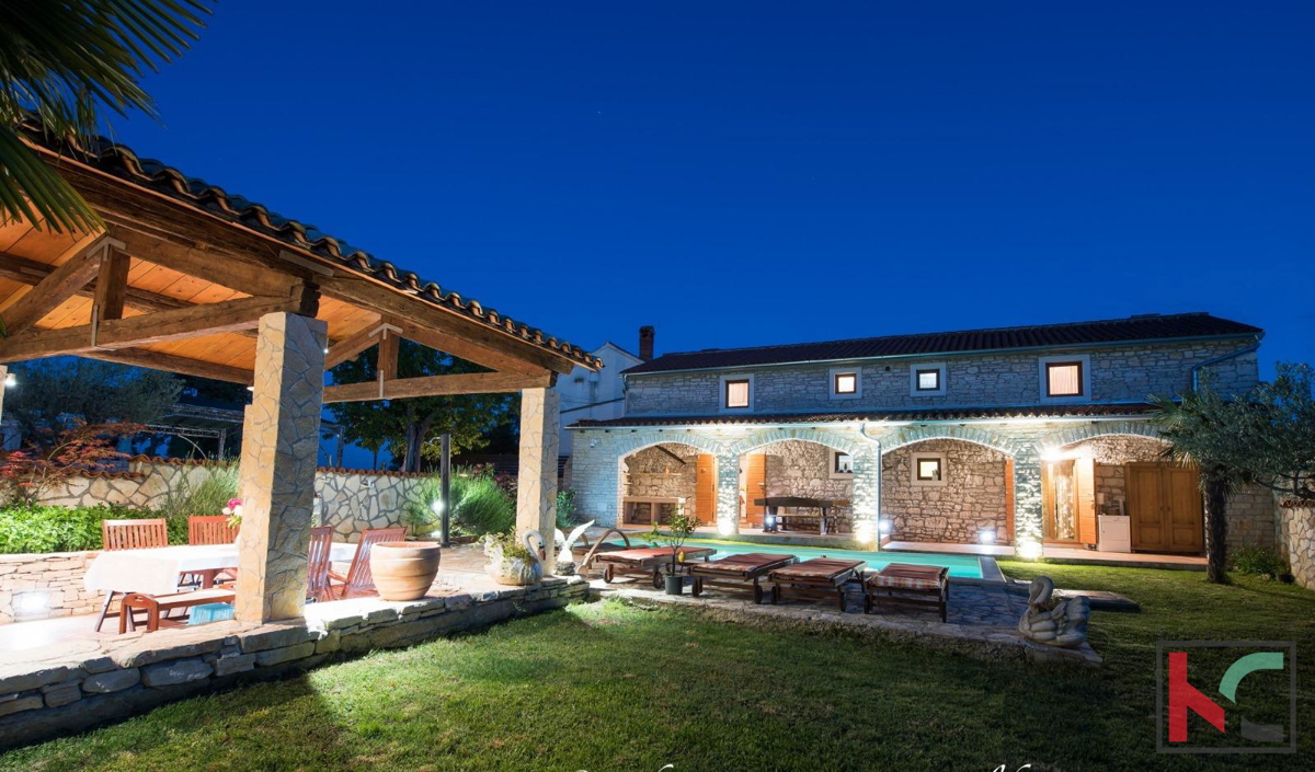 ISTRA, SVETVINČENAT, CASA IN PIETRA CON PISCINA RISCALDATA SU TERRENO DI 1200 M2, #VENDITA