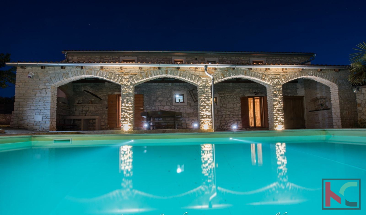 ISTRA, SVETVINČENAT, CASA IN PIETRA CON PISCINA RISCALDATA SU TERRENO DI 1200 M2, #VENDITA