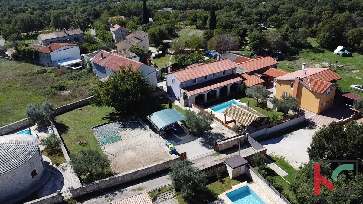 ISTRA, SVETVINČENAT, CASA IN PIETRA CON PISCINA RISCALDATA SU TERRENO DI 1200 M2, #VENDITA