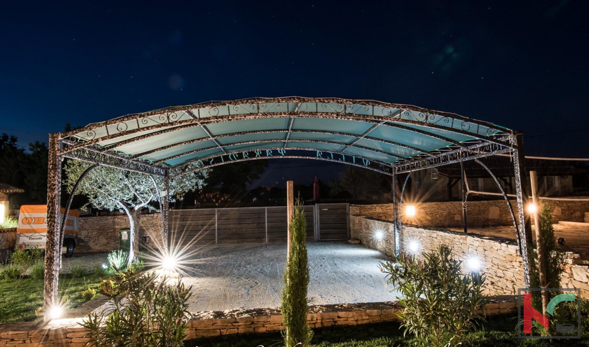 ISTRA, SVETVINČENAT, CASA IN PIETRA CON PISCINA RISCALDATA SU TERRENO DI 1200 M2, #VENDITA