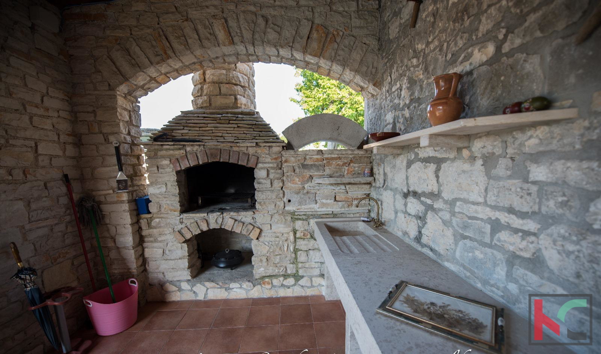 ISTRA, SVETVINČENAT, CASA IN PIETRA CON PISCINA RISCALDATA SU TERRENO DI 1200 M2, #VENDITA