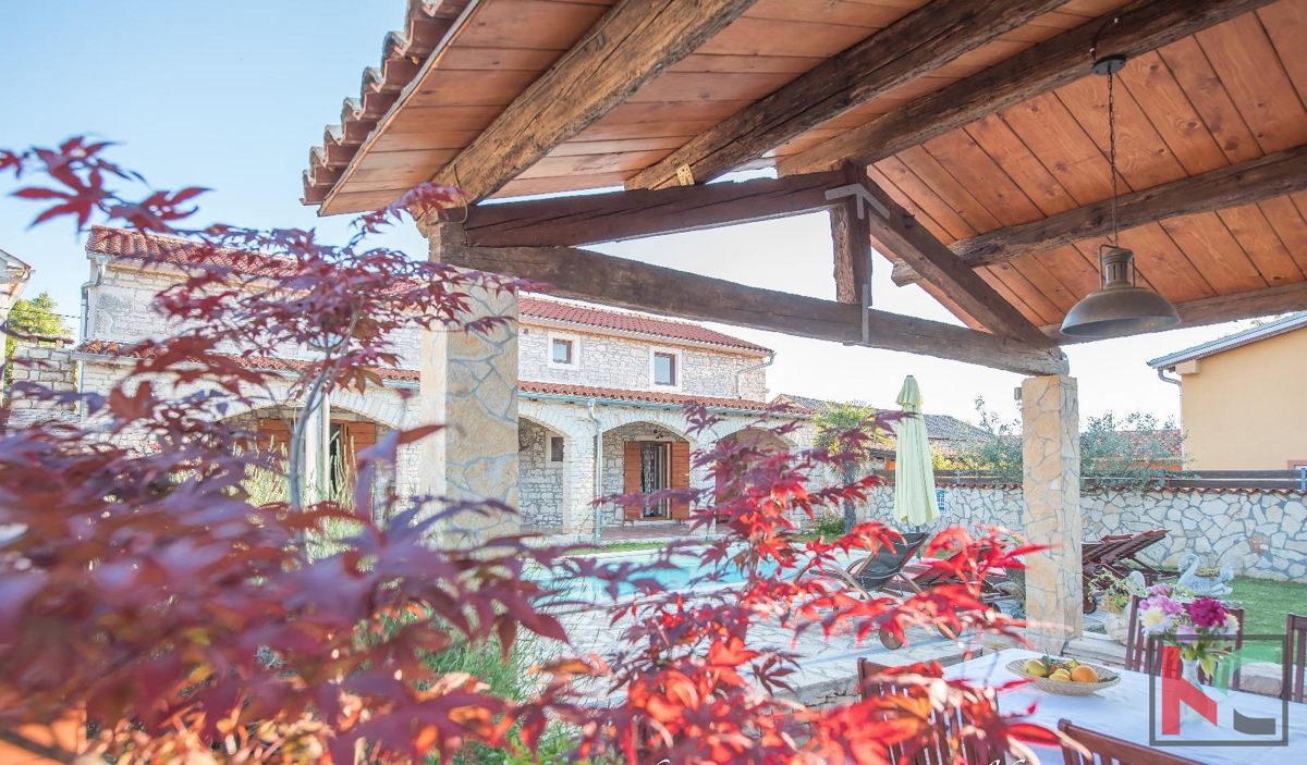 ISTRA, SVETVINČENAT, CASA IN PIETRA CON PISCINA RISCALDATA SU TERRENO DI 1200 M2, #VENDITA