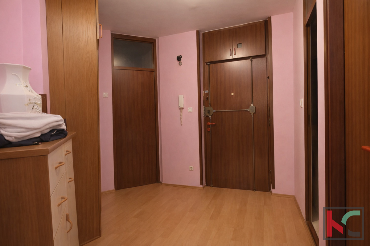 PULA, STOJA, AMPIO APPARTAMENTO TRILOCALE AL PRIMO PIANO #VENDITA