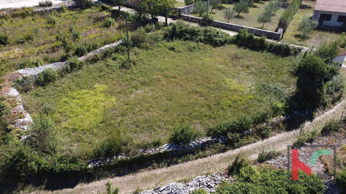 Istria, Svetvinčenat, terreno 760m2 con permesso di costruzione e progetto, #vendita