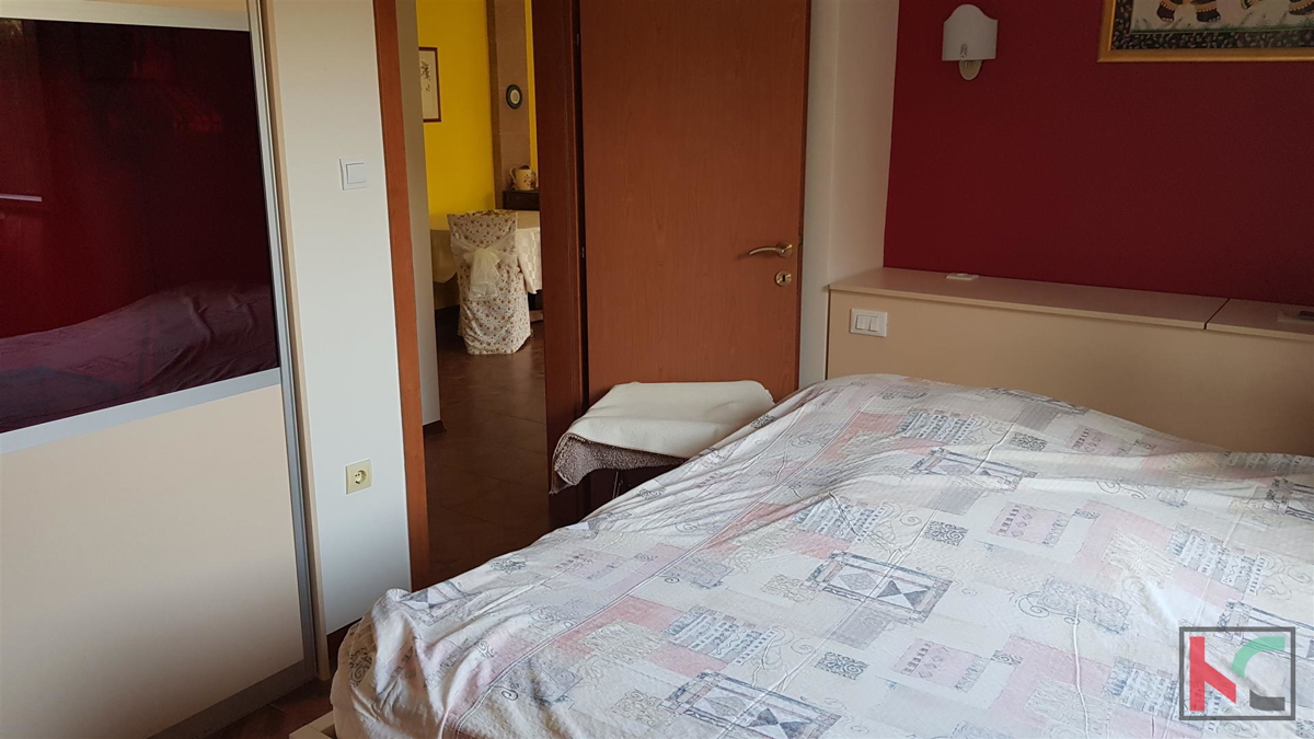 Rovigno, casa indipendente 360m2 tre appartamenti e una casa separata è una posizione eccellente