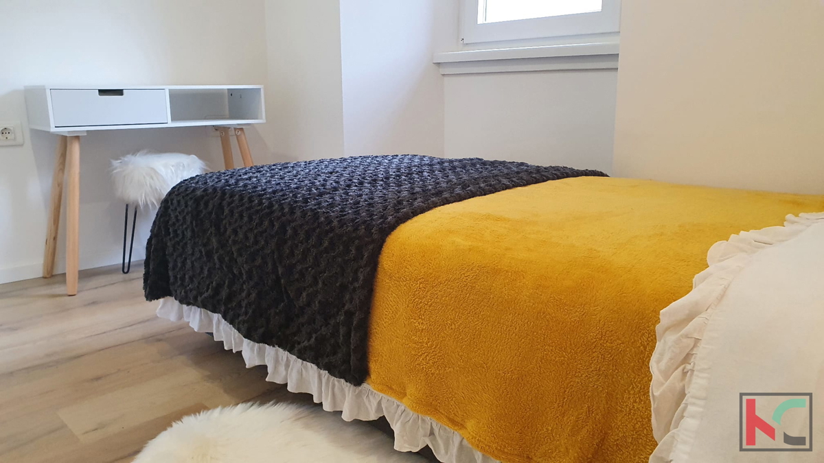 Pazin, una bella casa nel centro della città di 118m2, con piscina coperta e wellness, #vendita