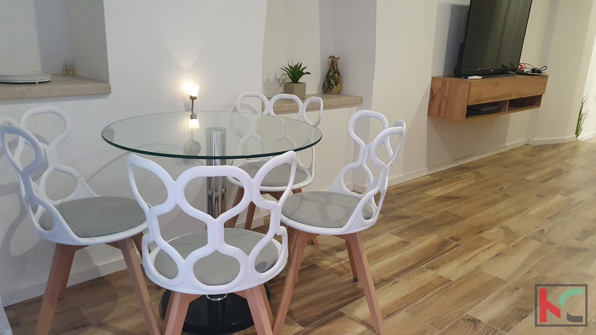 Pazin, una bella casa nel centro della città di 118m2, con piscina coperta e wellness, #vendita