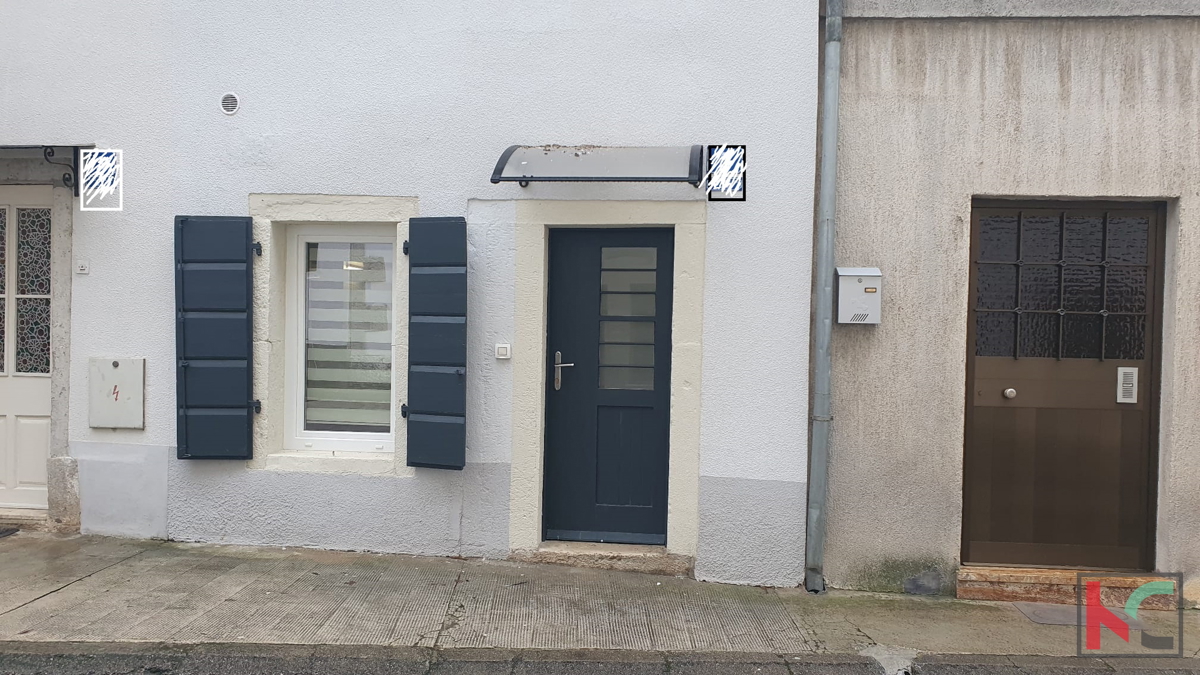 Pazin, una bella casa nel centro della città di 118m2, con piscina coperta e wellness, #vendita