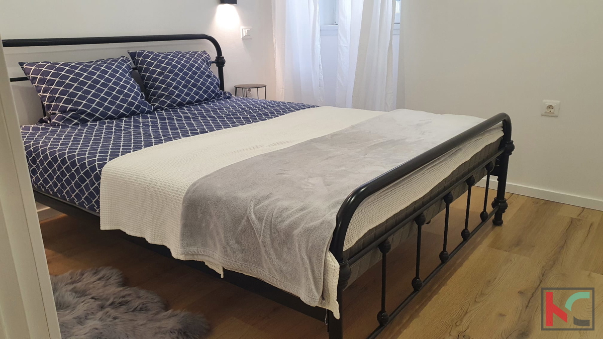 Pazin, una bella casa nel centro della città di 118m2, con piscina coperta e wellness, #vendita