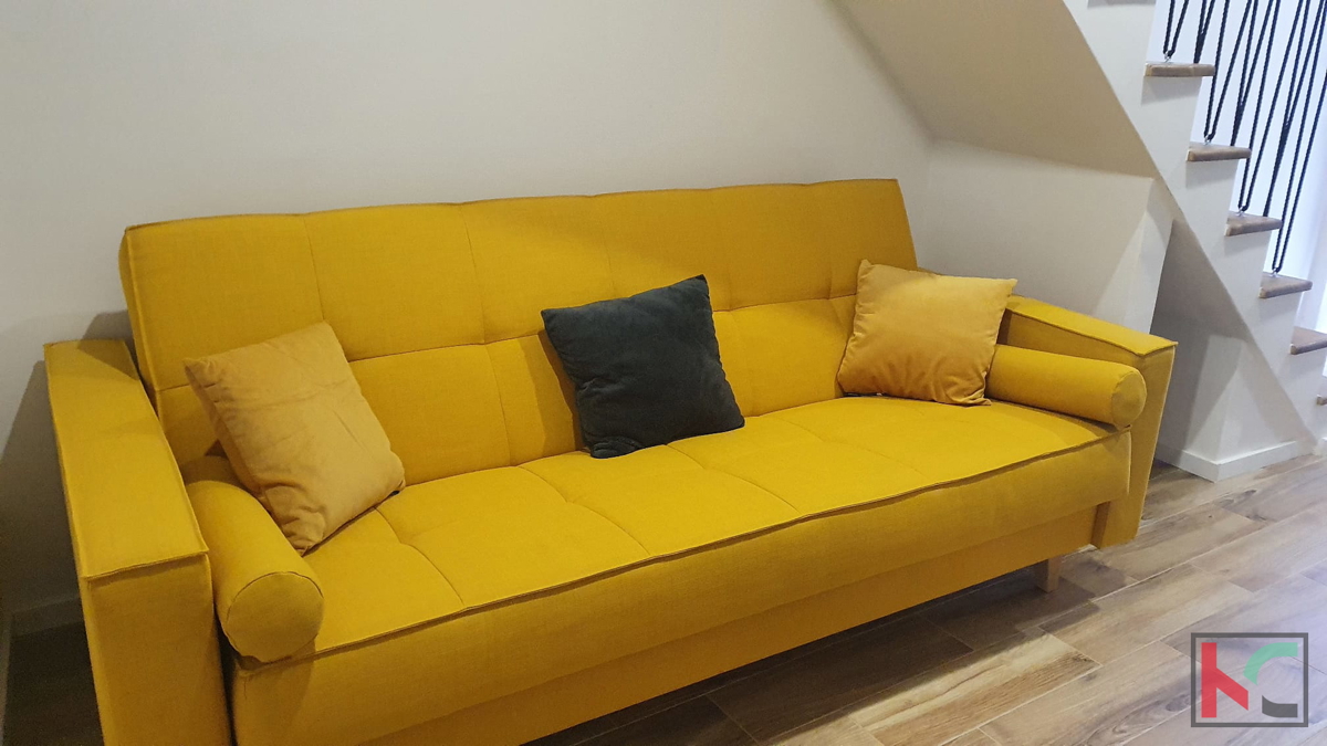 Pazin, una bella casa nel centro della città di 118m2, con piscina coperta e wellness, #vendita