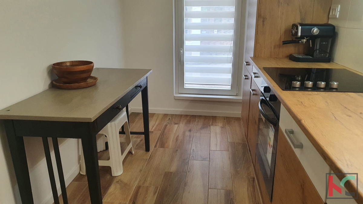 Pazin, una bella casa nel centro della città di 118m2, con piscina coperta e wellness, #vendita