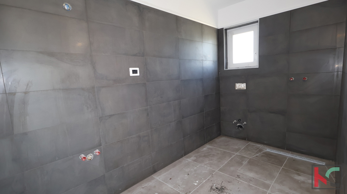 Istria, Svetvinčenat, casa 237m2 in un nuovo edificio con piscina in una posizione tranquilla