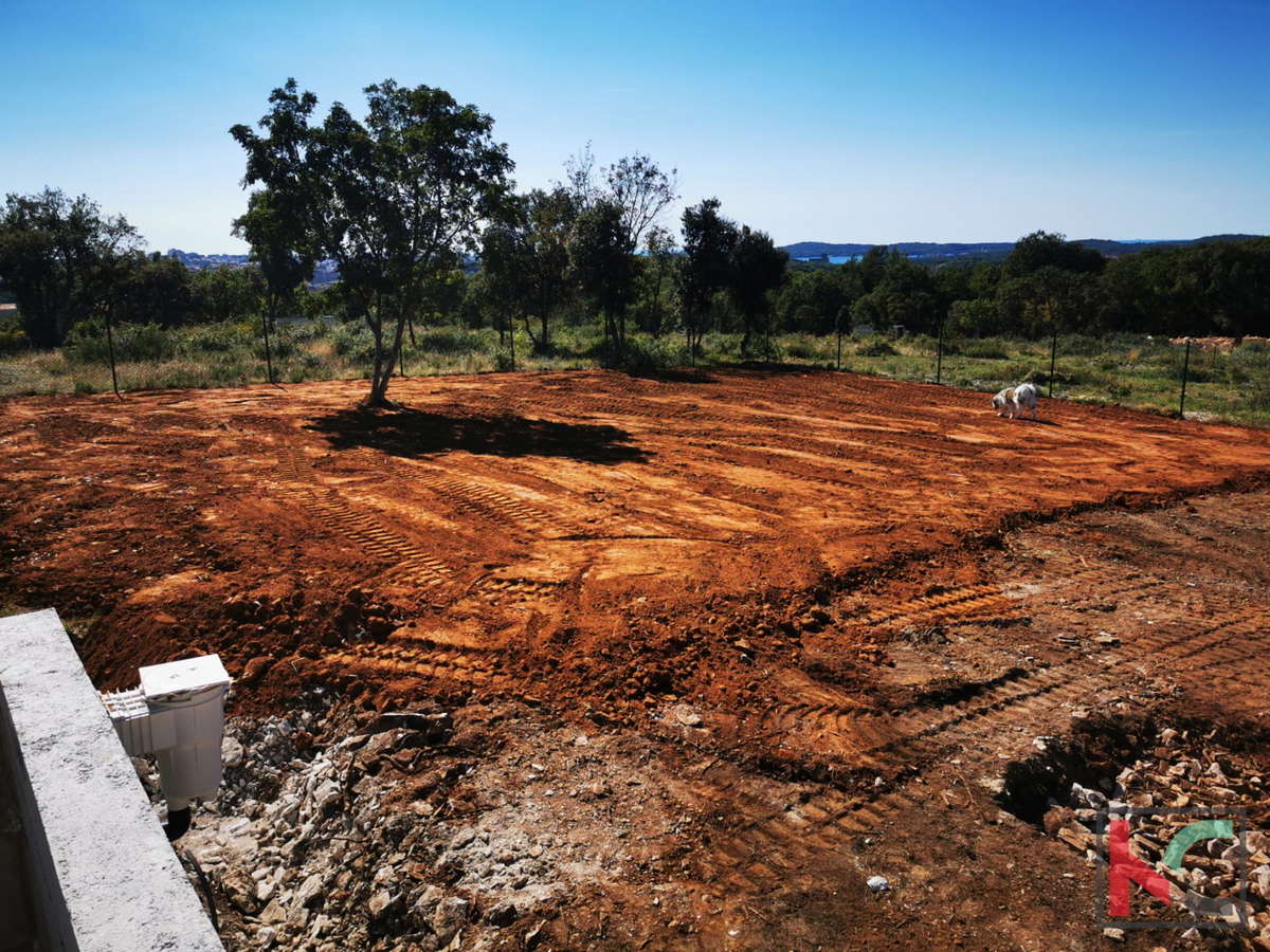 Pola, Šijana, terreno agricolo 2200m2 con progetto edificabile e piscina #vendita
