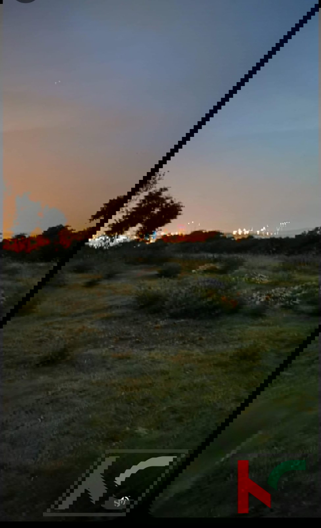 Pola, Šijana, terreno agricolo 2200m2 con progetto edificabile e piscina #vendita