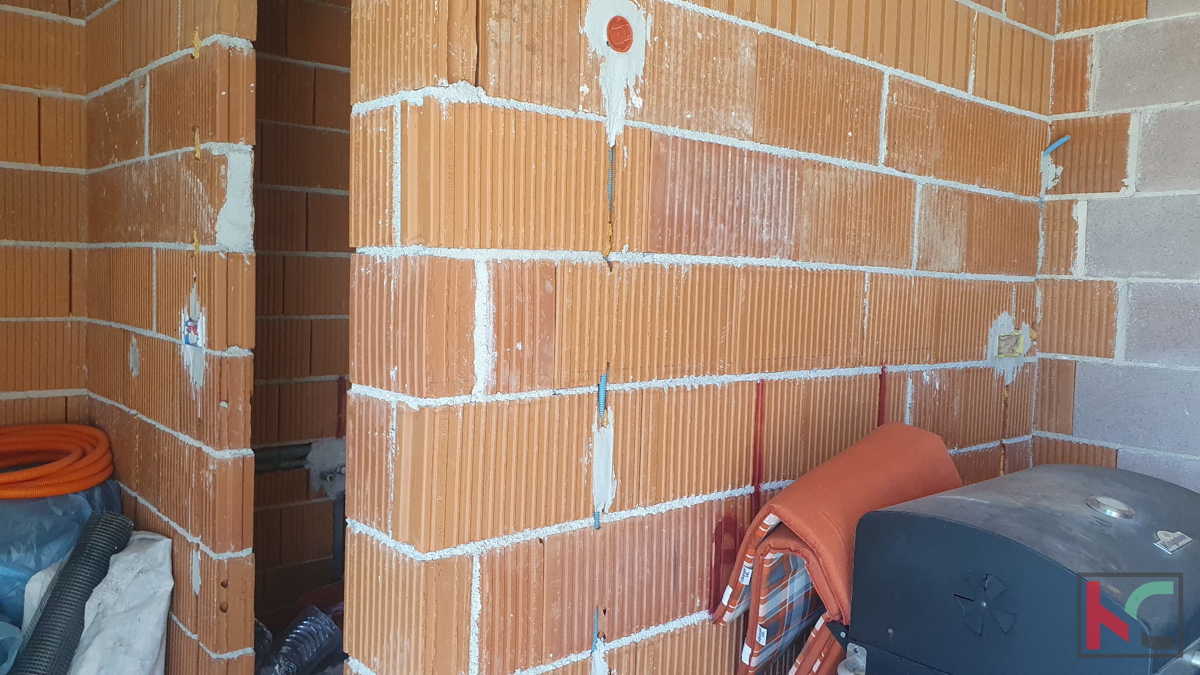 Pola, Šijana, terreno agricolo 2200m2 con progetto edificabile e piscina #vendita