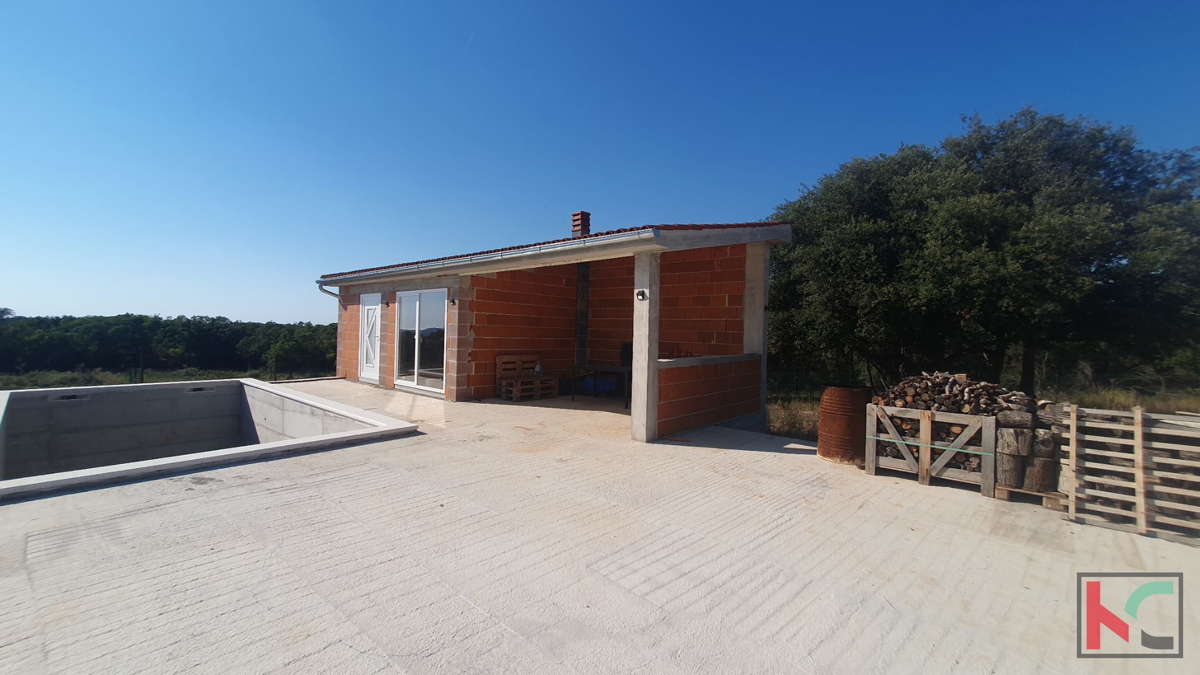 Pola, Šijana, terreno agricolo 2200m2 con progetto edificabile e piscina #vendita