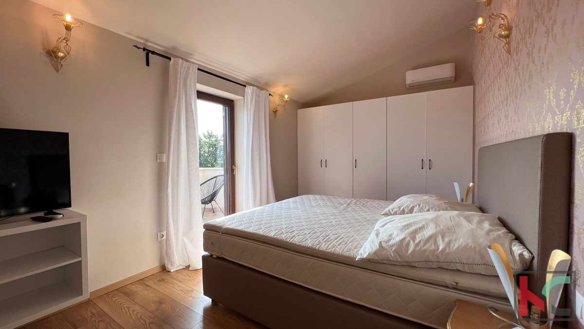 Istria, Parenzo, casa vacanze indipendente con piscina, #vendita