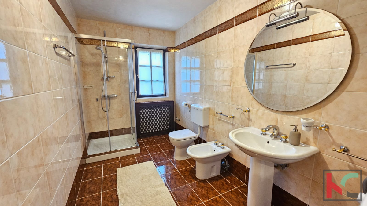 Istria, Parenzo, casa vacanze con piscina riscaldata e giardino paesaggistico, #vendita