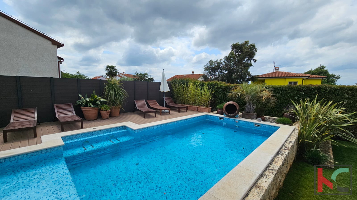 Istria, Parenzo, casa vacanze con piscina riscaldata e giardino paesaggistico, #vendita