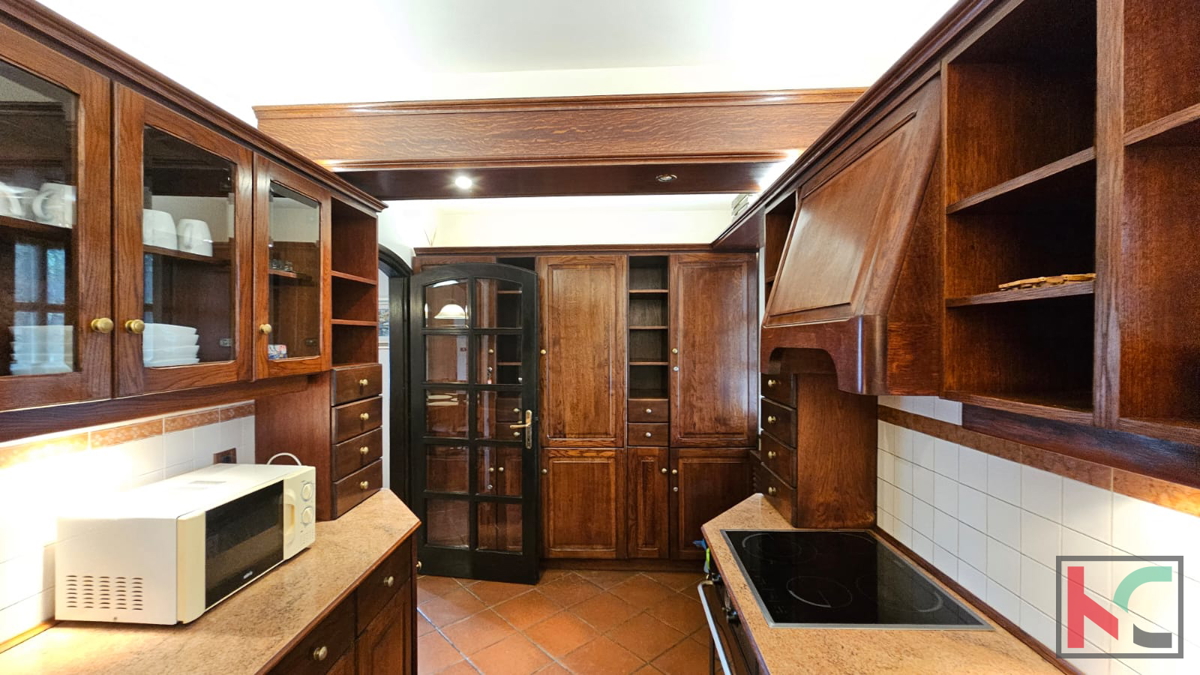 Istria, Parenzo, casa vacanze con piscina riscaldata e giardino paesaggistico, #vendita