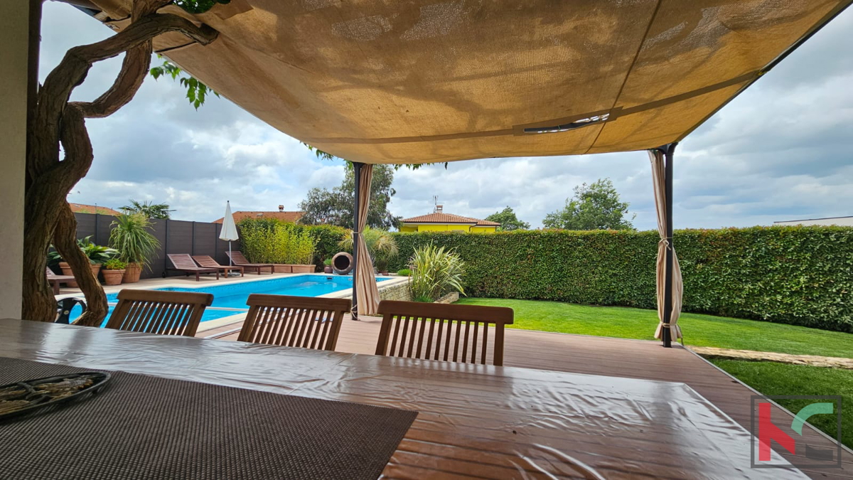 Istria, Parenzo, casa vacanze con piscina riscaldata e giardino paesaggistico, #vendita