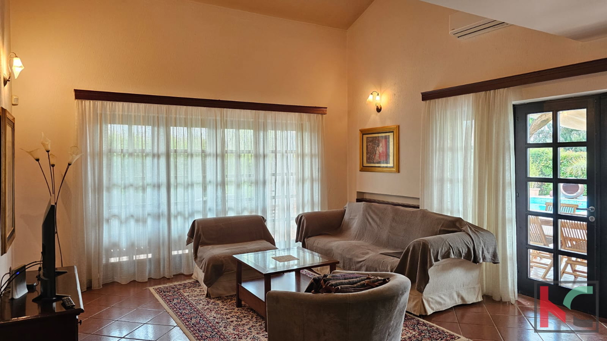 Istria, Parenzo, casa vacanze con piscina riscaldata e giardino paesaggistico, #vendita