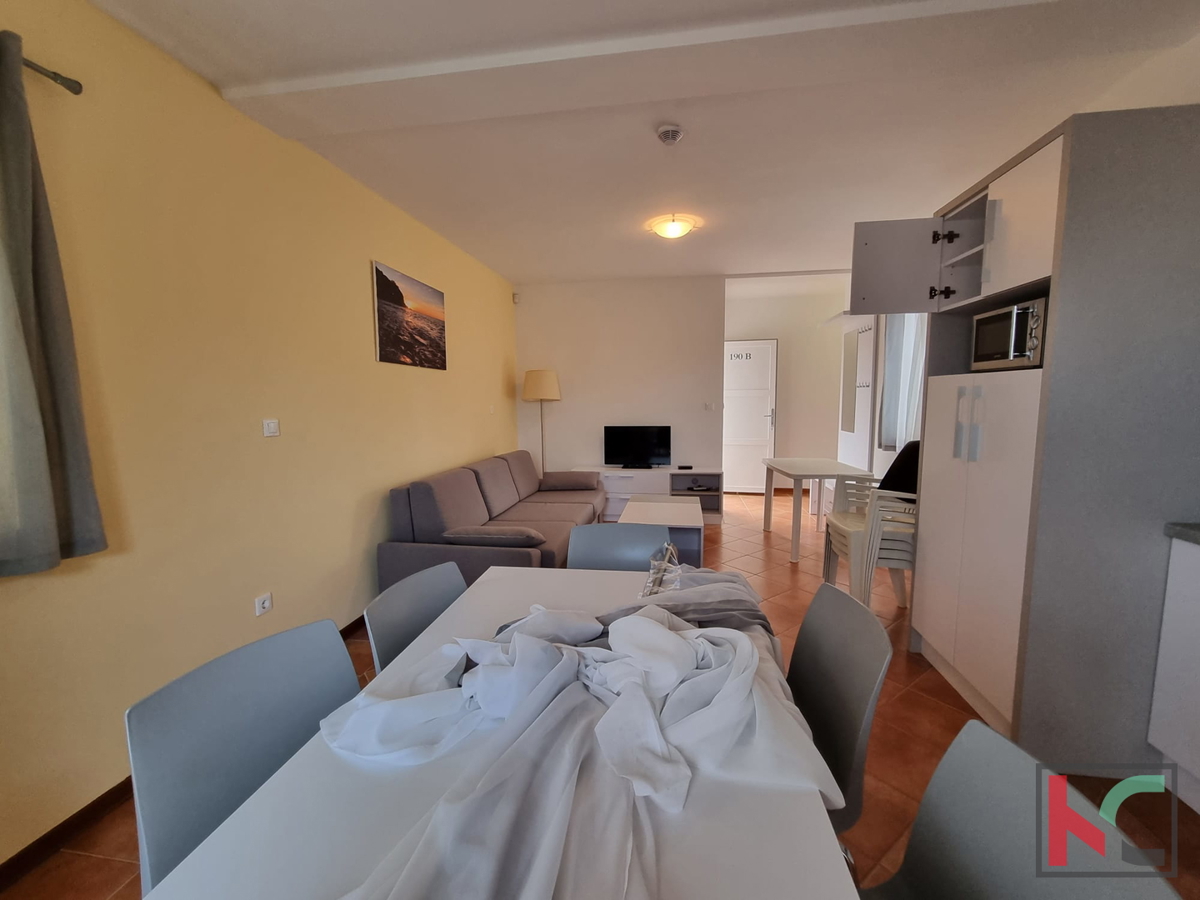 Istria, Medolino, casa vacanza con due appartamenti, 200 metri dalla spiaggia, #vendita