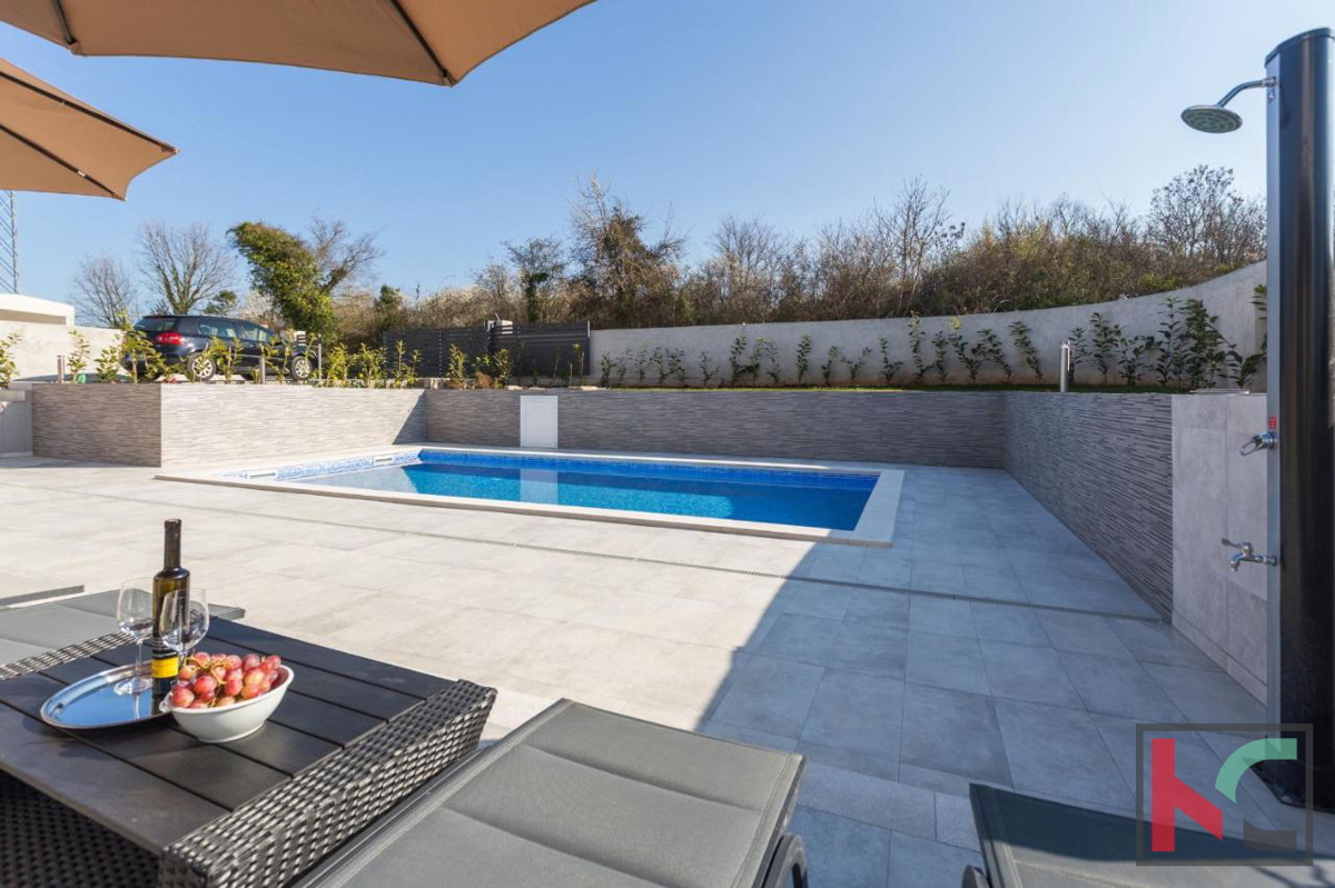 Istria, Tar, casa vacanza con piscina vicino alla citta di Parenzo, #vendita