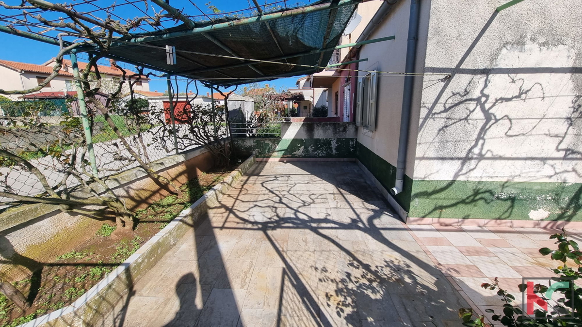 Istria, Banjole, casa 48m2 con giardino 125m2, da adattare, #vendita