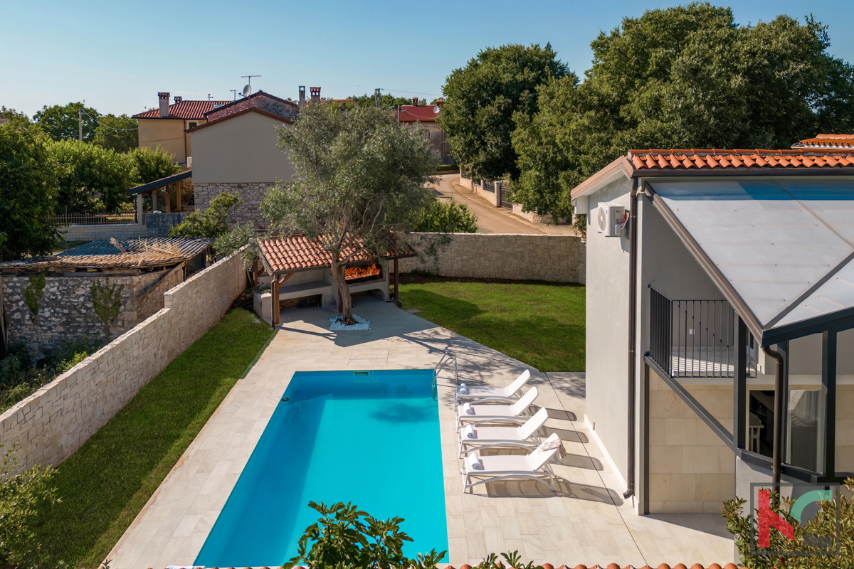 ISTRA, BRTONIGLA, AFFASCINANTE CASA A 6 KM DAL MARE #VENDITA