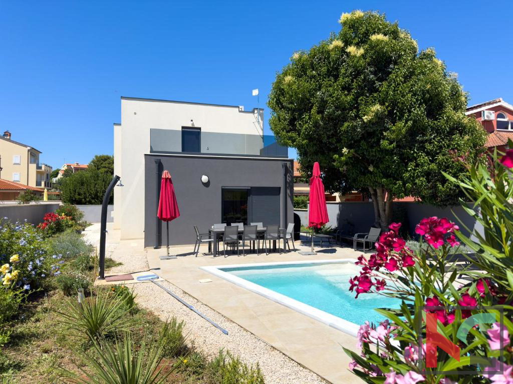 ISTRA, LIŽNJAN, VILLA CON PISCINA #VENDITA