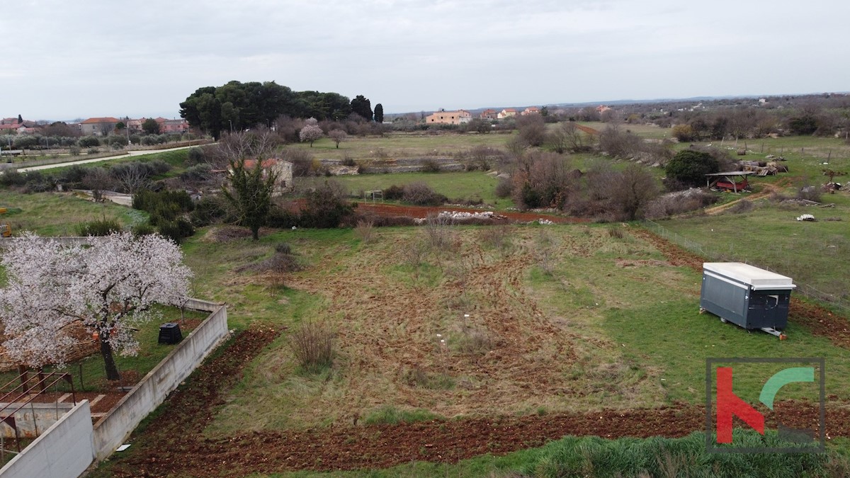 Istria - Vodnjan terreno edificabile per scopi commerciali e residenziali con vista mare