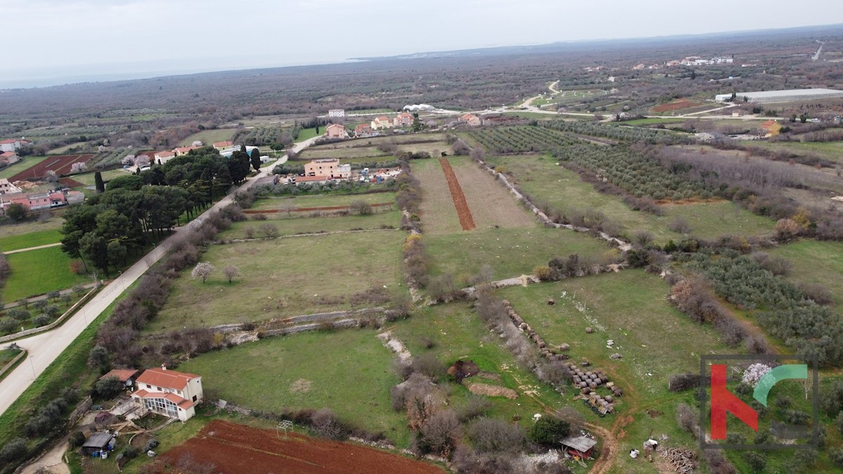 Istria - Vodnjan terreno edificabile per scopi commerciali e residenziali con vista mare