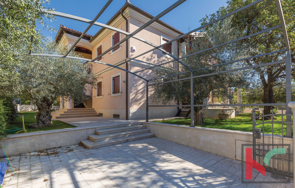 Istria, bella villa con piscina a Banjole-Volme su 884m2 di giardino