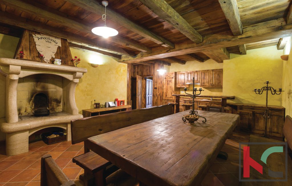 Istria, bella villa con piscina a Banjole-Volme su 884m2 di giardino