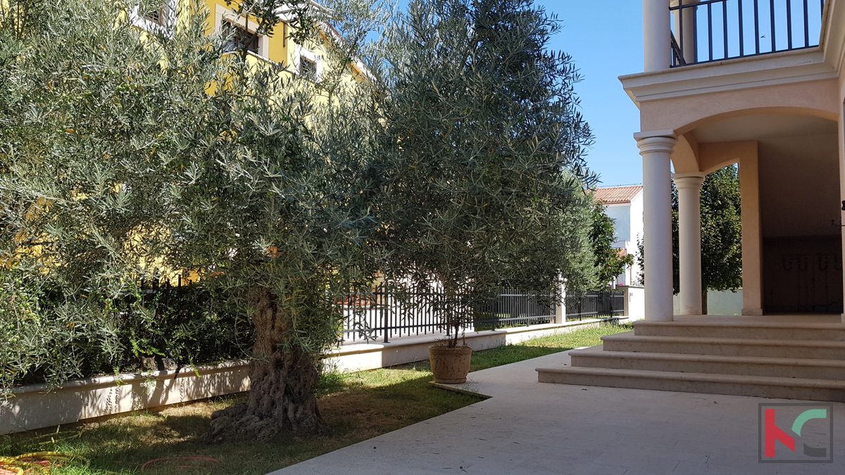Istria, bella villa con piscina a Banjole-Volme su 884m2 di giardino