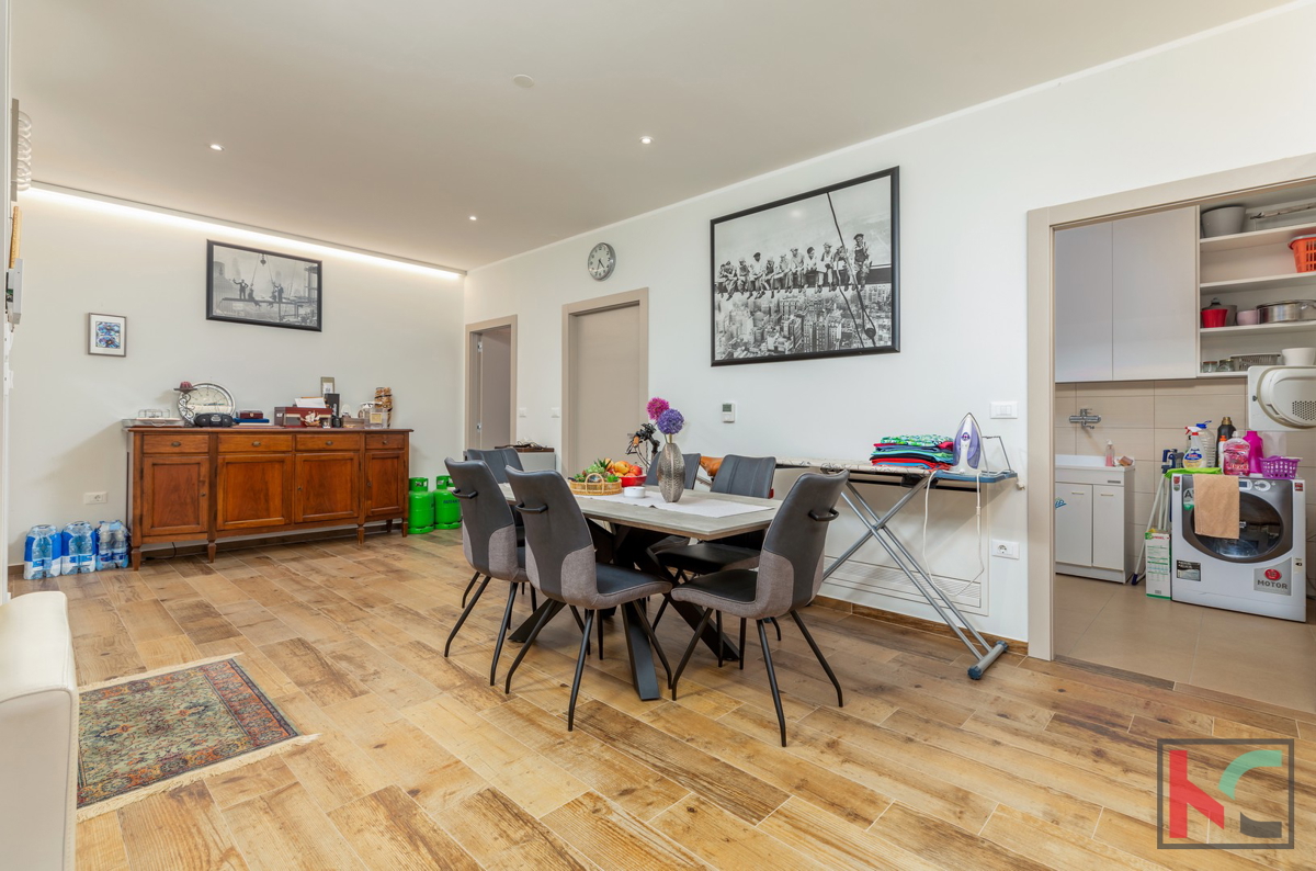 Istria, Fasana, villa di lusso con piscina e giardino paesaggistico 642 m2, a 100 m dal mare, ascensore