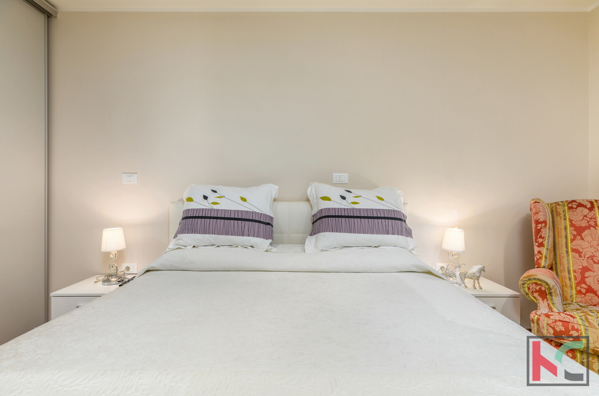 Istria, Fasana, villa di lusso con piscina e giardino paesaggistico 642 m2, a 100 m dal mare, ascensore