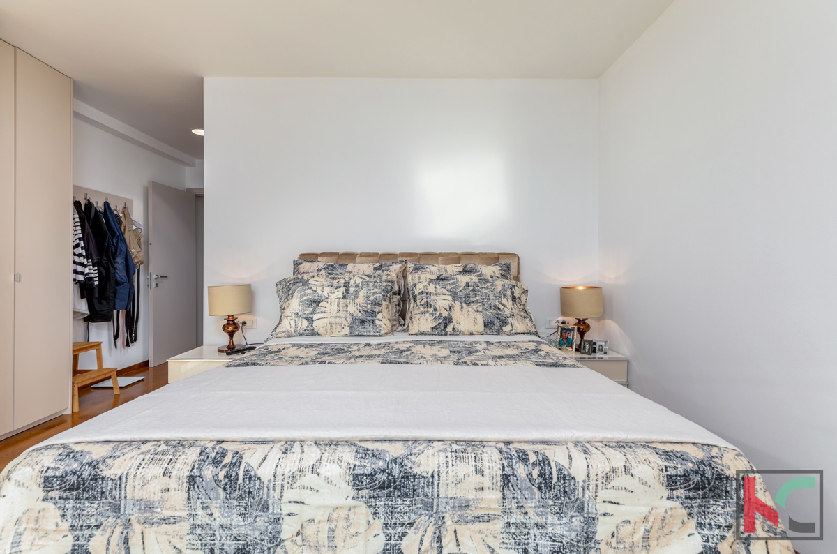 Istria, Fasana, villa di lusso con piscina e giardino paesaggistico 642 m2, a 100 m dal mare, ascensore