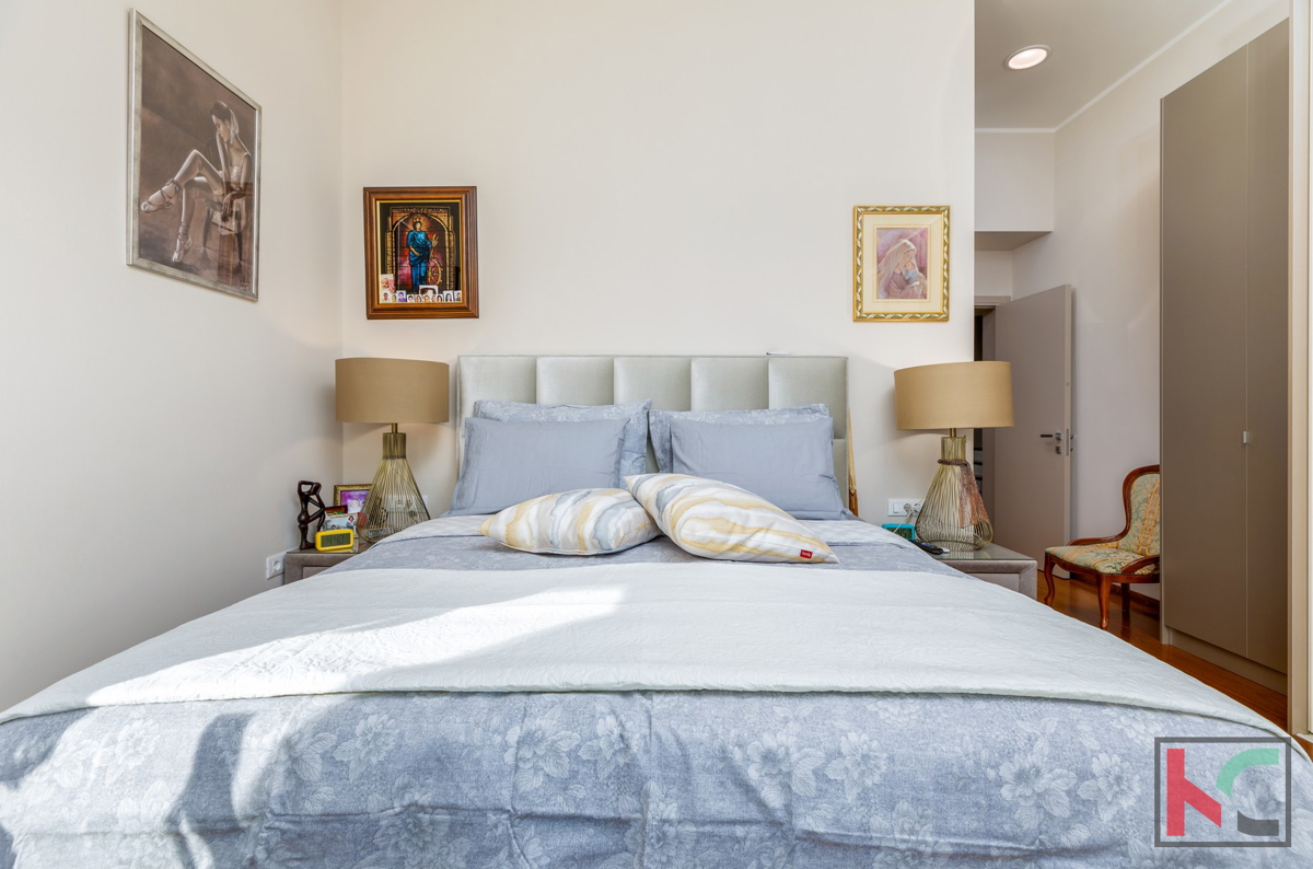 Istria, Fasana, villa di lusso con piscina e giardino paesaggistico 642 m2, a 100 m dal mare, ascensore