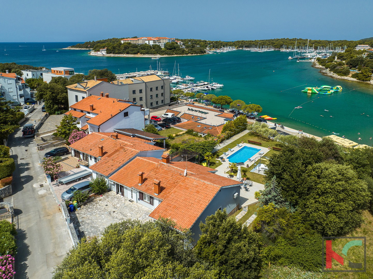 Istria, Pola, Pješčana Uvala, casa con piscina in posizione esclusiva, vicino al mare e alla spiaggia