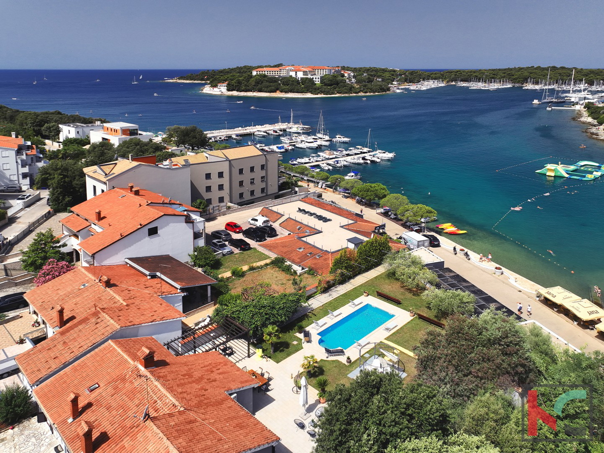 Istria, Pola, Pješčana Uvala, casa con piscina in posizione esclusiva, vicino al mare e alla spiaggia