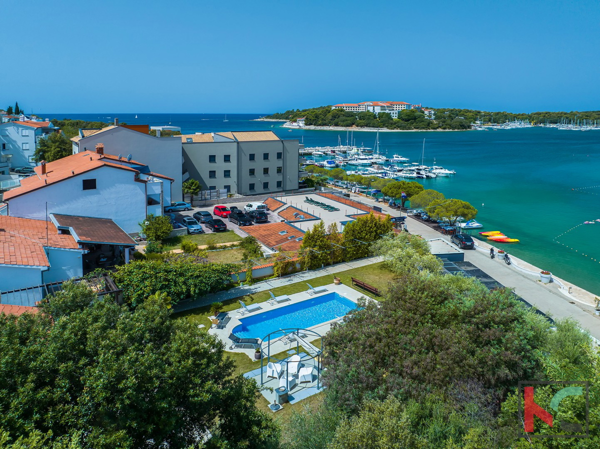 Istria, Pola, Pješčana Uvala, casa con piscina in posizione esclusiva, vicino al mare e alla spiaggia