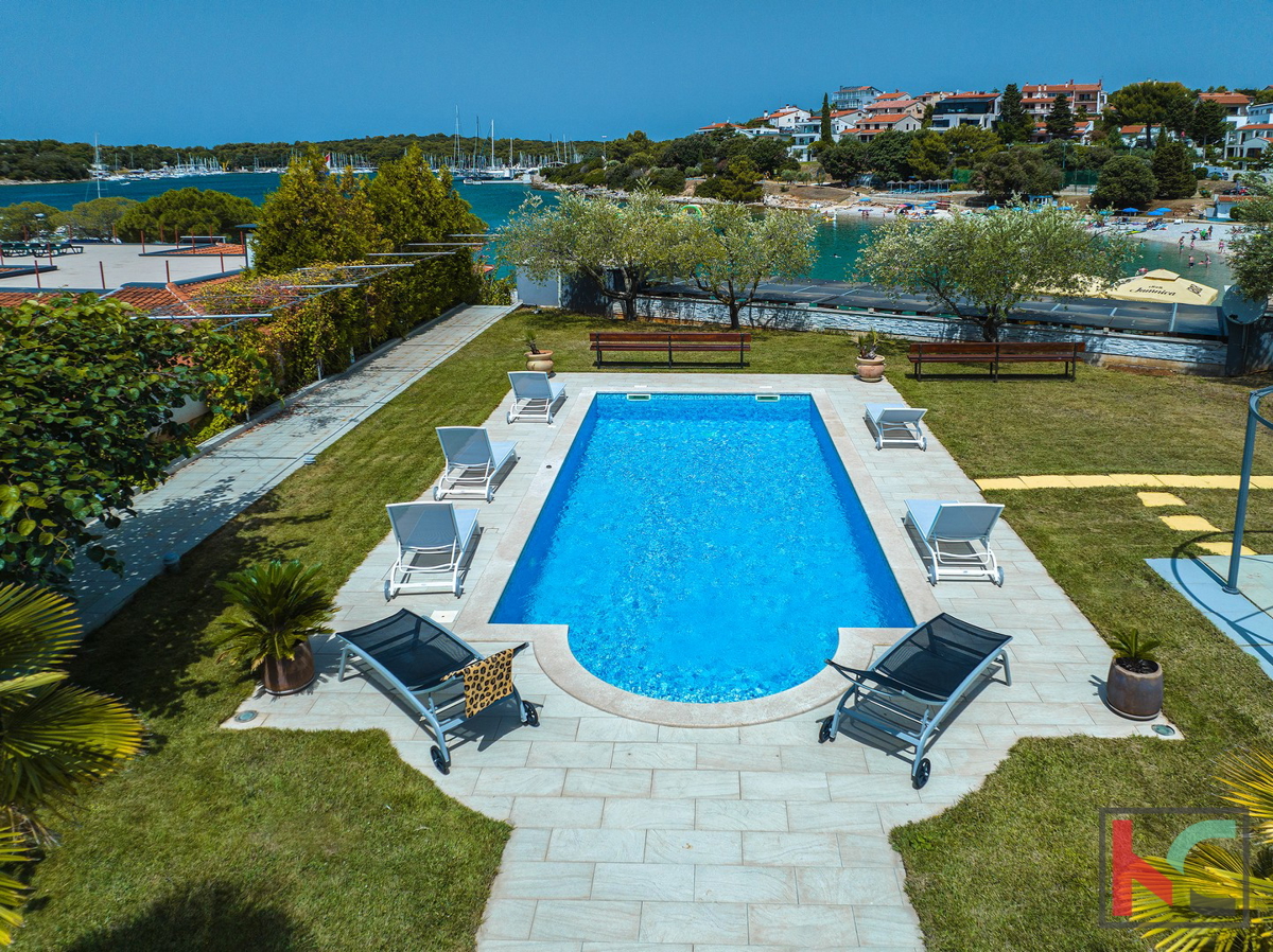 Istria, Pola, Pješčana Uvala, casa con piscina in posizione esclusiva, vicino al mare e alla spiaggia