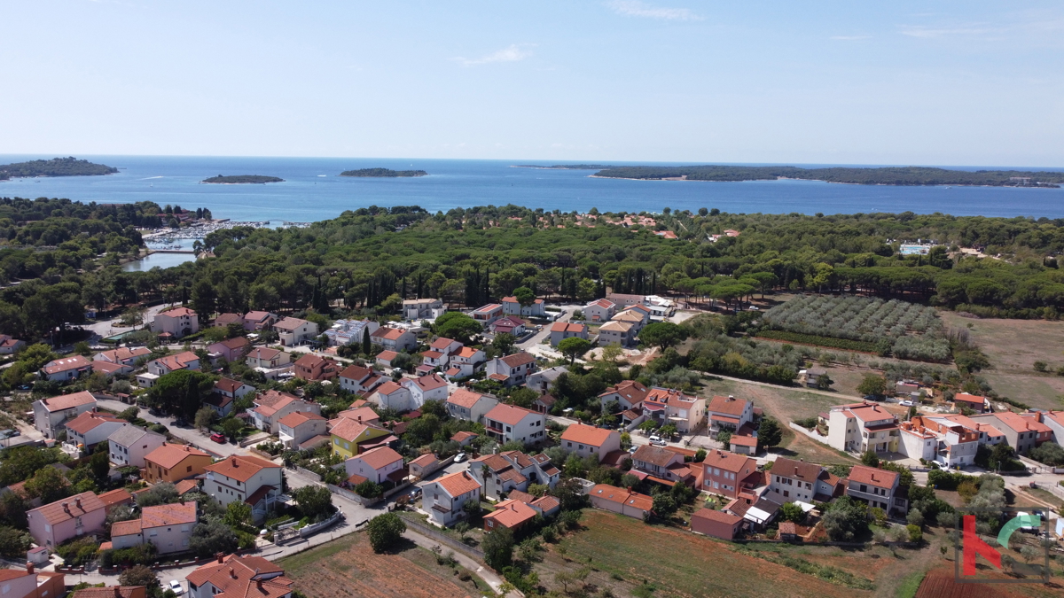 Istria - Fasana, attraente terreno edificabile non lontano dal mare e dalle spiagge