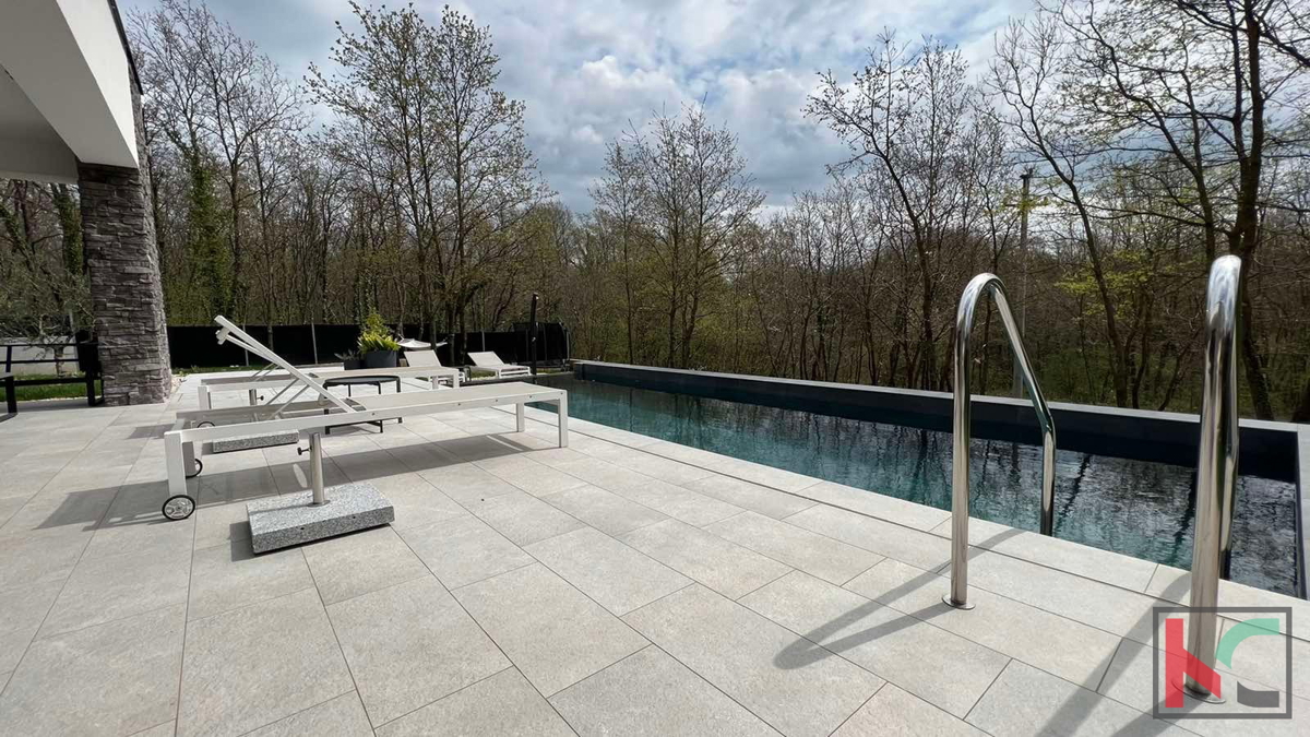 Istria, Žminj, affascinante villa con piscina su un ampio giardino intimo #vendita