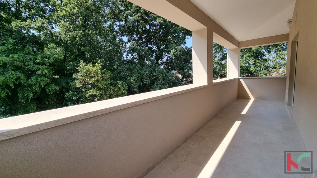 Spaziosa villa in una posizione tranquilla - 192,56 m2 di comfort nella periferia di Parenzo, #vendita